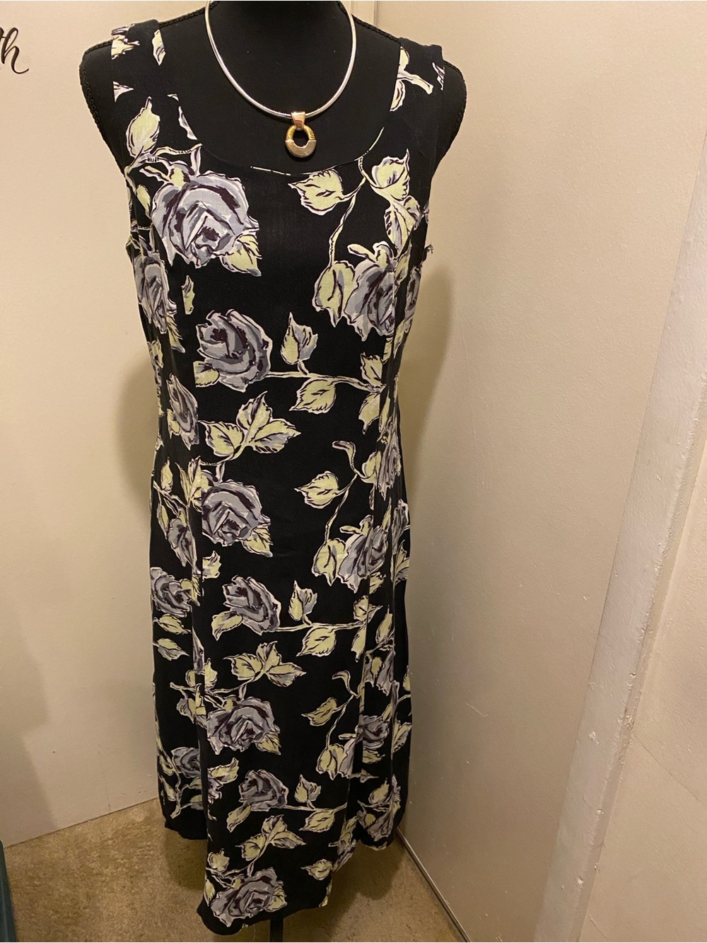 E) Alexandra Lee Sleeveless Black Floral Maxi with Gray and Cream Roses. SZ 10